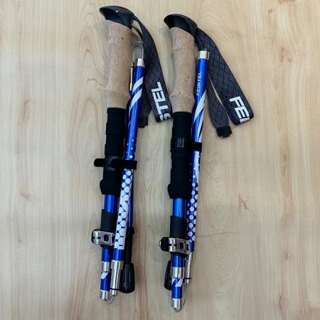 Bastoncino da trekking pieghevole ultraleggero in lega di alluminio 7075, impugnatura in sughero a 5 sezioni, moderno bastoncino da trekking regolabile per esterni 