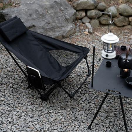 Sedia da campeggio leggera con schienale alto, portatile e pieghevole, con poggiatesta, ideale per esterni. 
